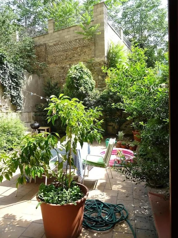 Garden Apartment On Art Nouveau Street In Central Prague 0*,
