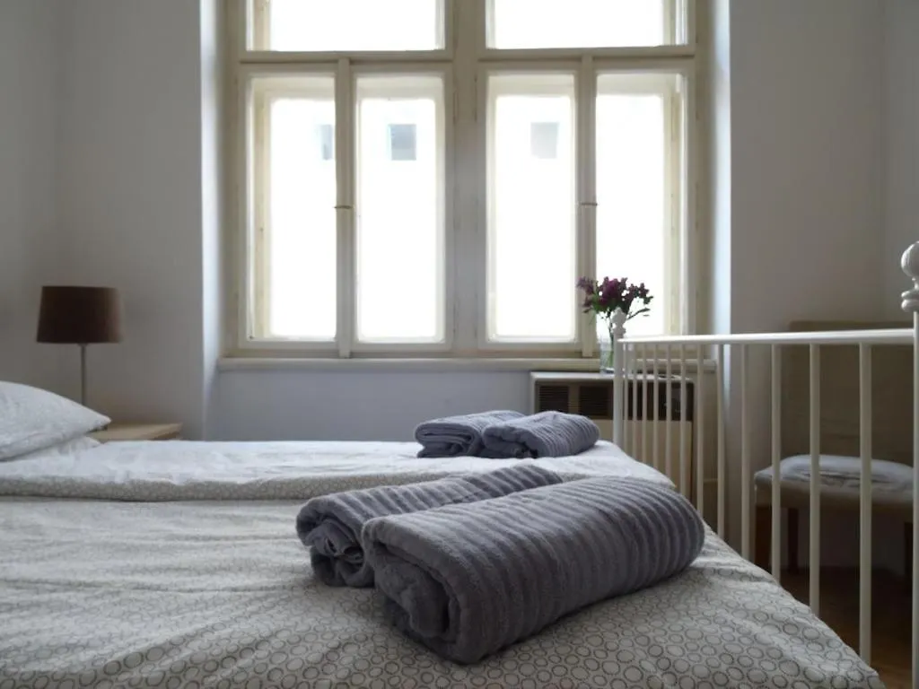 Garden Apartment On Art Nouveau Street In Central Prag 0*,  Tjeckien